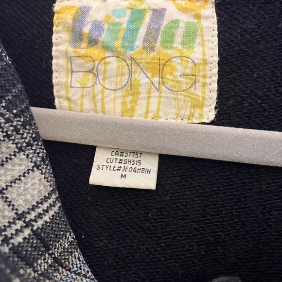 Black Billabong sweatshirt-material button-up hoodie. Wooden buttons, Size M - Picture 4 of 8